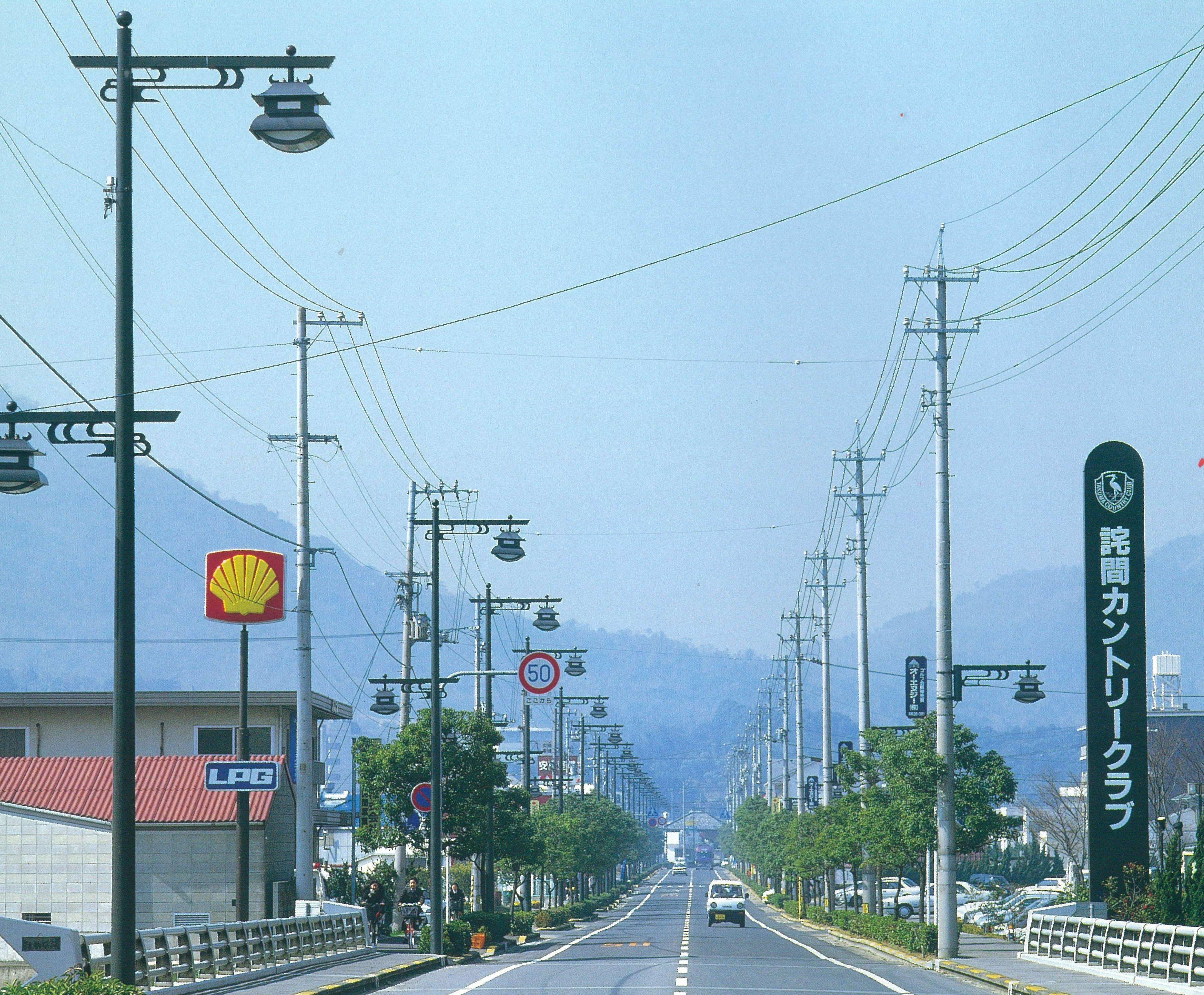 デザイン道路照明灯　町道（現県道）　三豊市詫間町