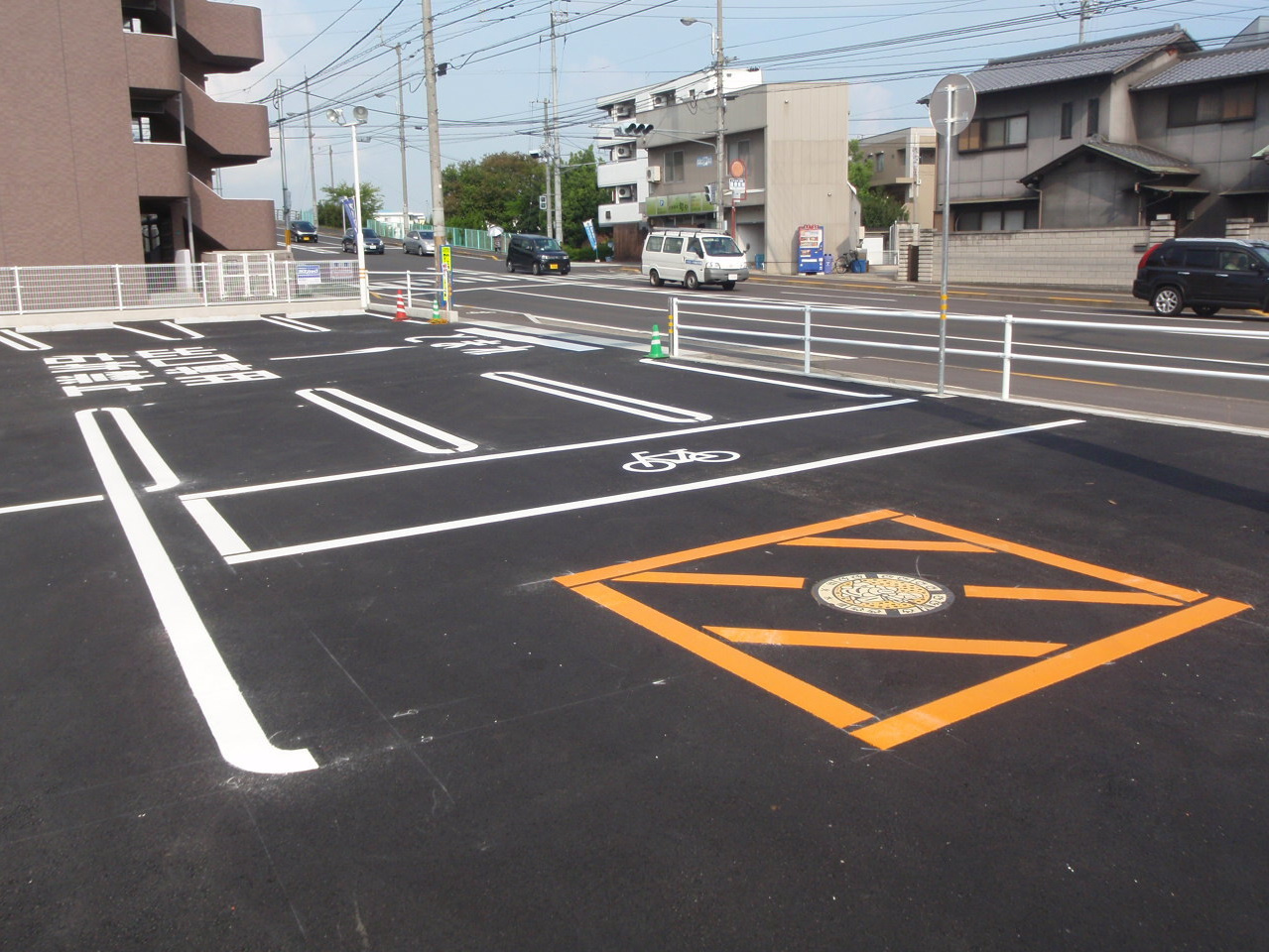 駐車枠　民間ドラッグストア